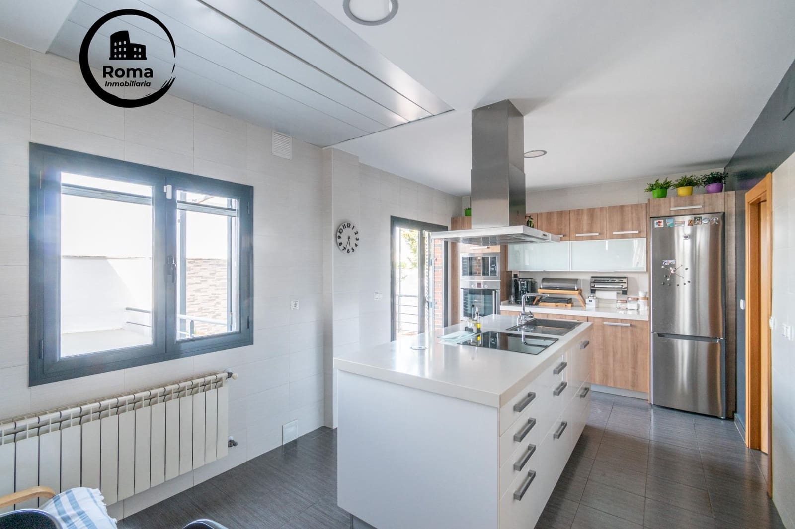 Chalet de 4 habitaciones en Alhendín en venta con piscina garaje - 469.000 € (Ref: 9605120)