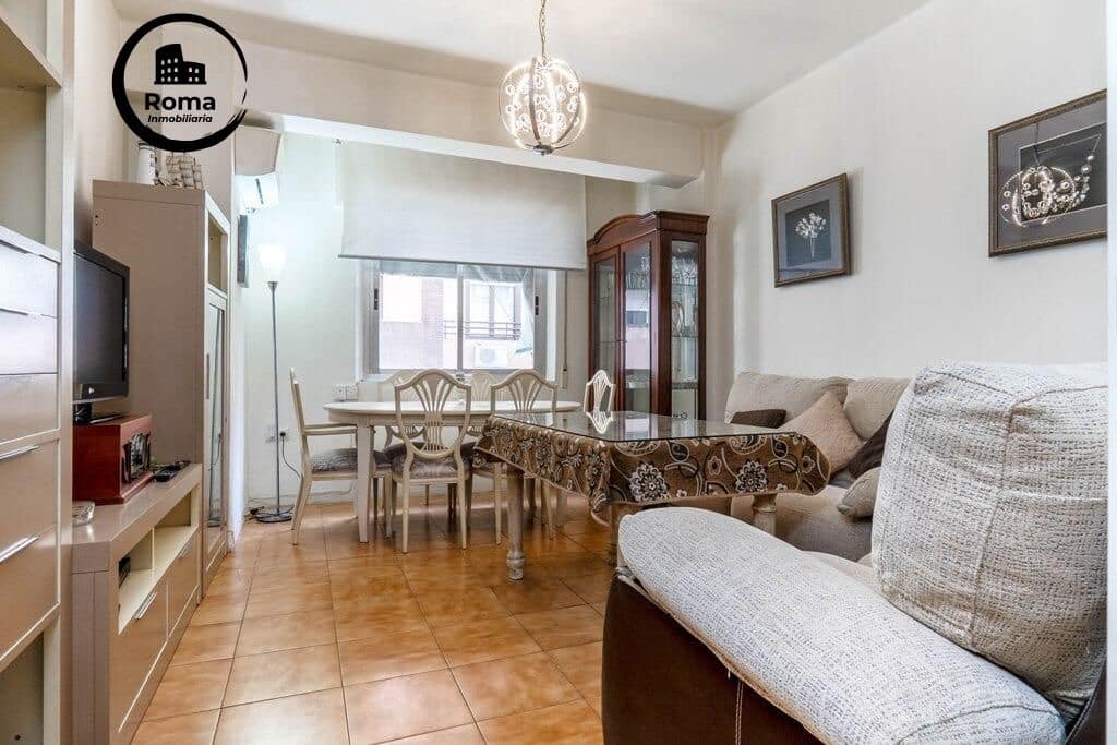 Piso de 4 habitaciones en Granada ciudad en venta - 265.000 € (Ref: 9605143)