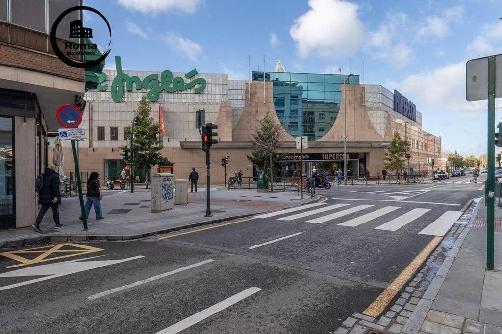 Piso de 4 habitaciones en Granada ciudad en venta - 265.000 € (Ref: 9605143)