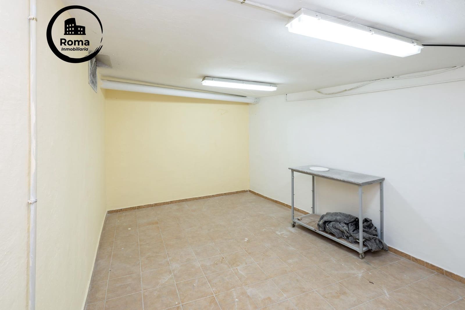Commerciale in vendita in Granada citta - 75.000 € (Rif: 9608186)