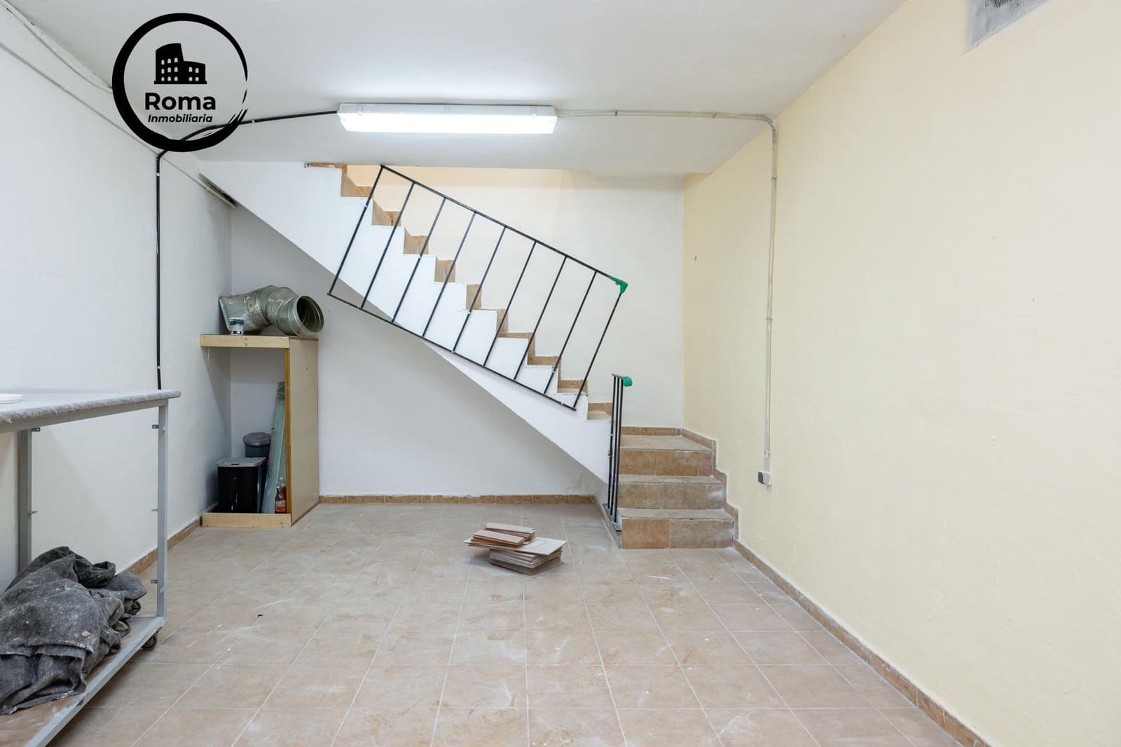 Commerciale in vendita in Granada citta - 75.000 € (Rif: 9608186)