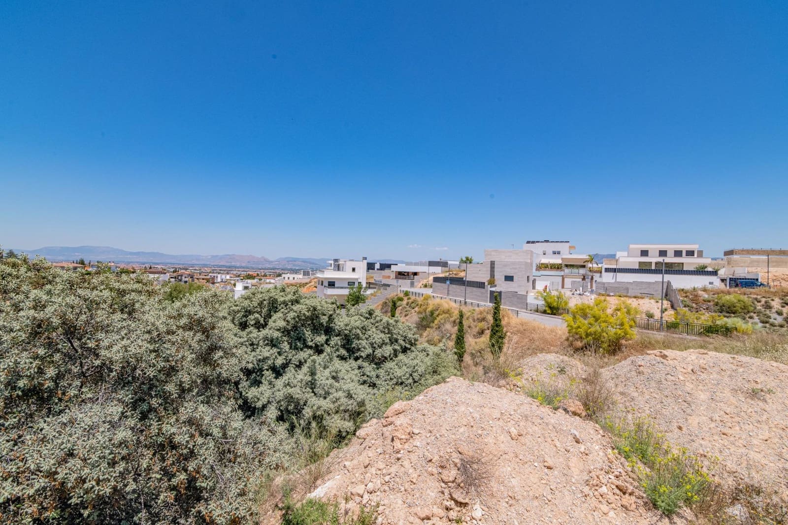 Tomt till salu i La Zubia - 83 000 € (Ref: 9611677)