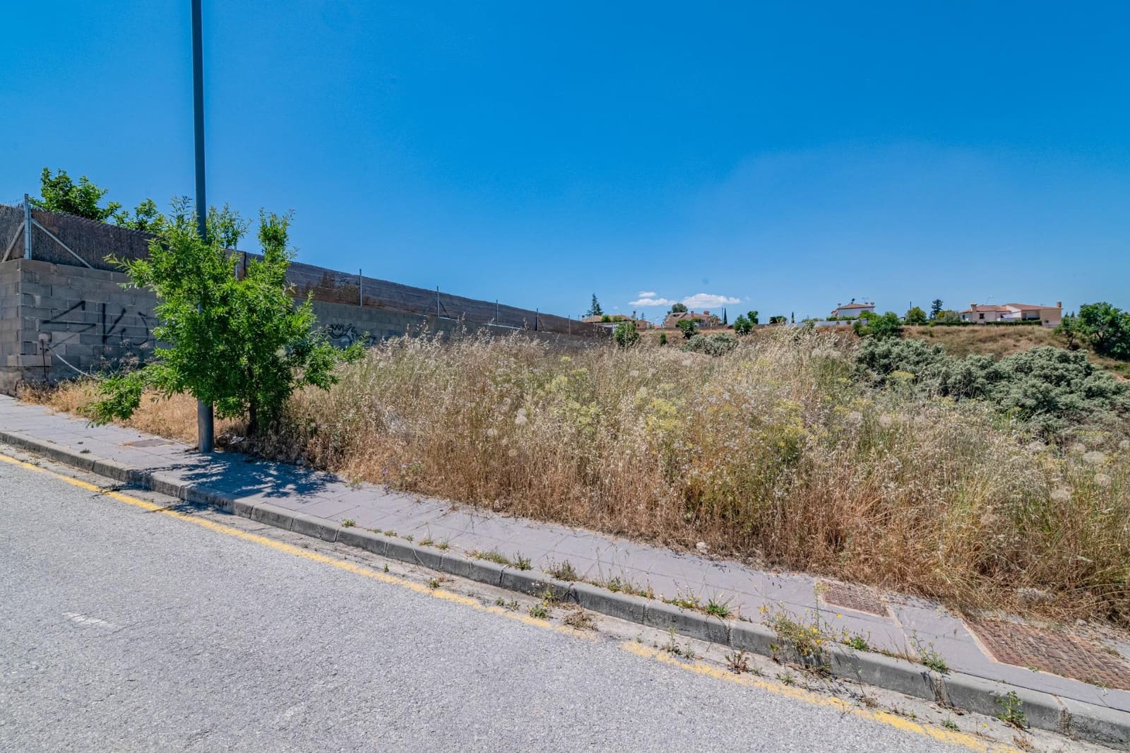 Tomt till salu i La Zubia - 83 000 € (Ref: 9611677)