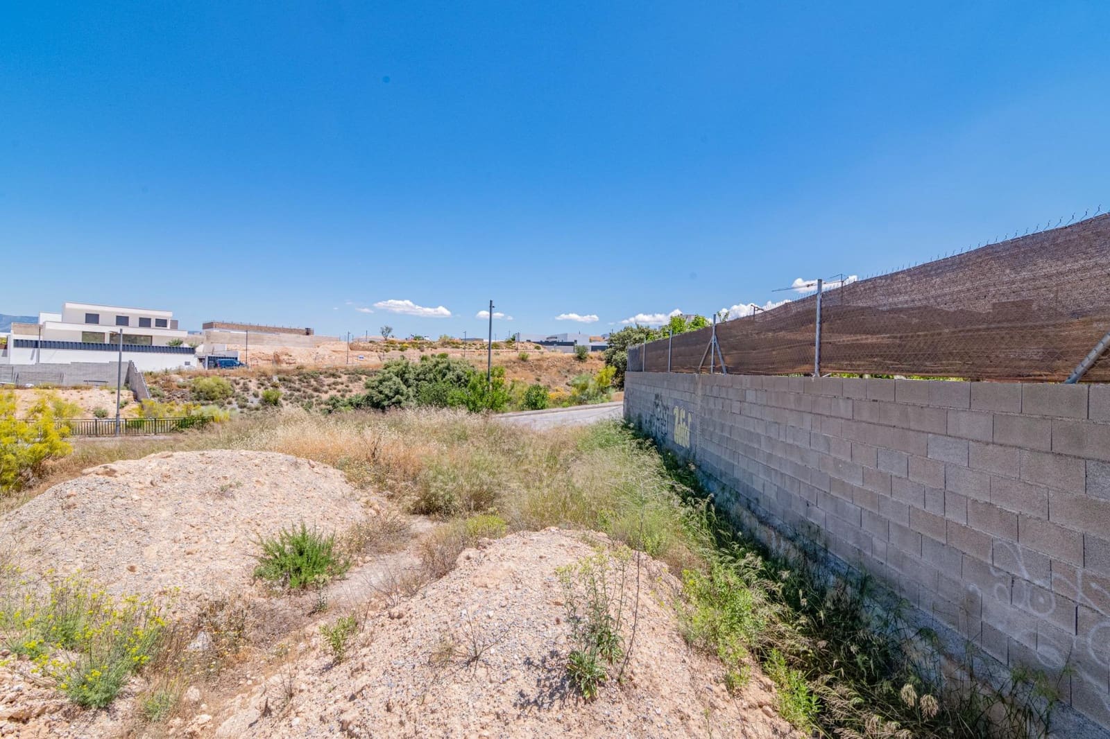 Tomt till salu i La Zubia - 83 000 € (Ref: 9611677)