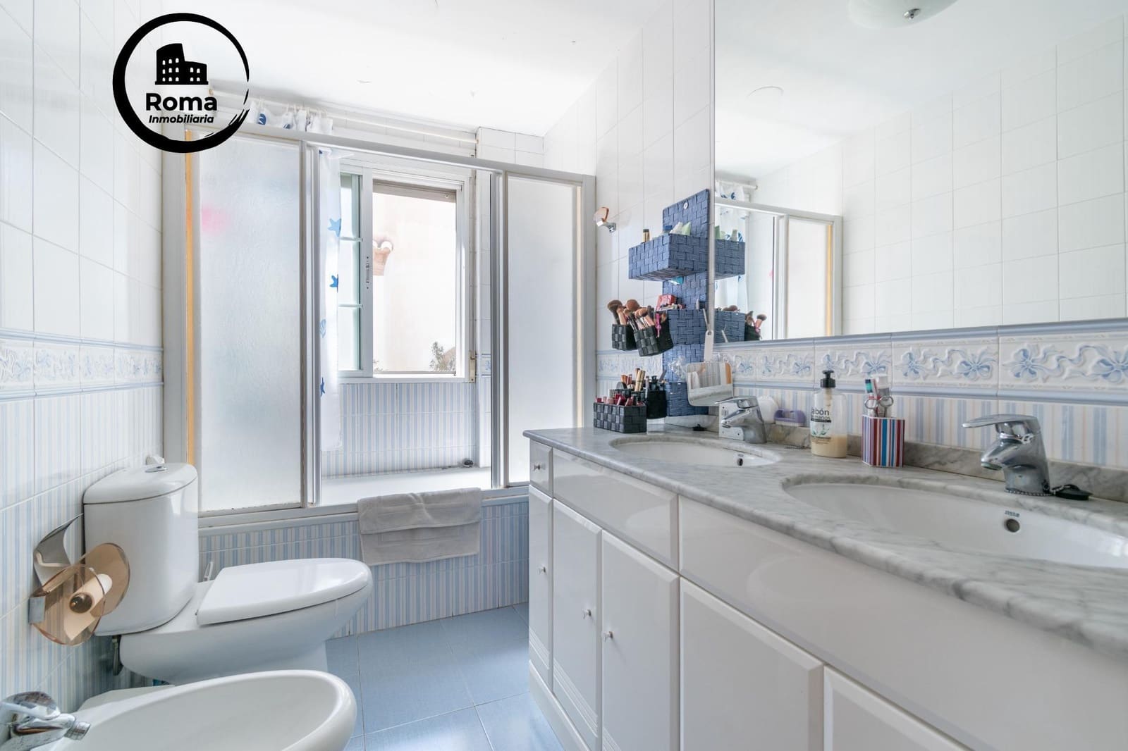 4 sovrum Villa till salu i La Zubia med pool garage - 395 000 € (Ref: 9611682)