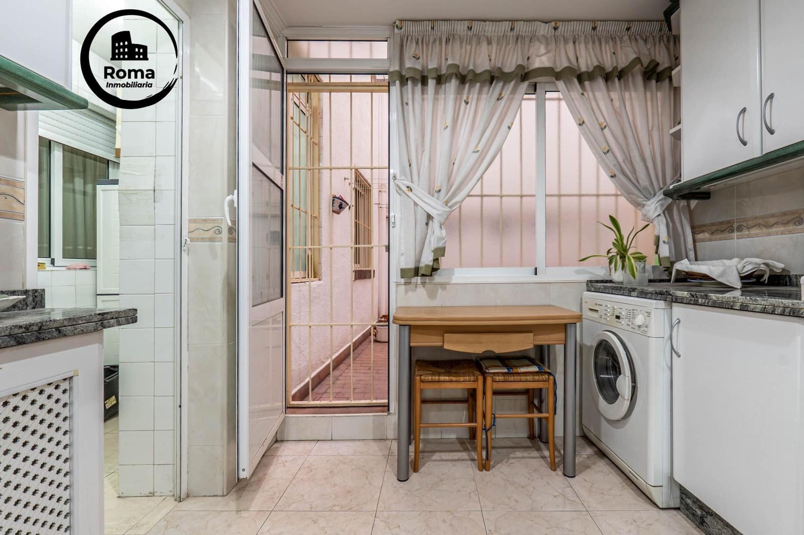 3 soveværelse Lejlighed til salg i Granada by - € 390.000 (Ref: 9611685)