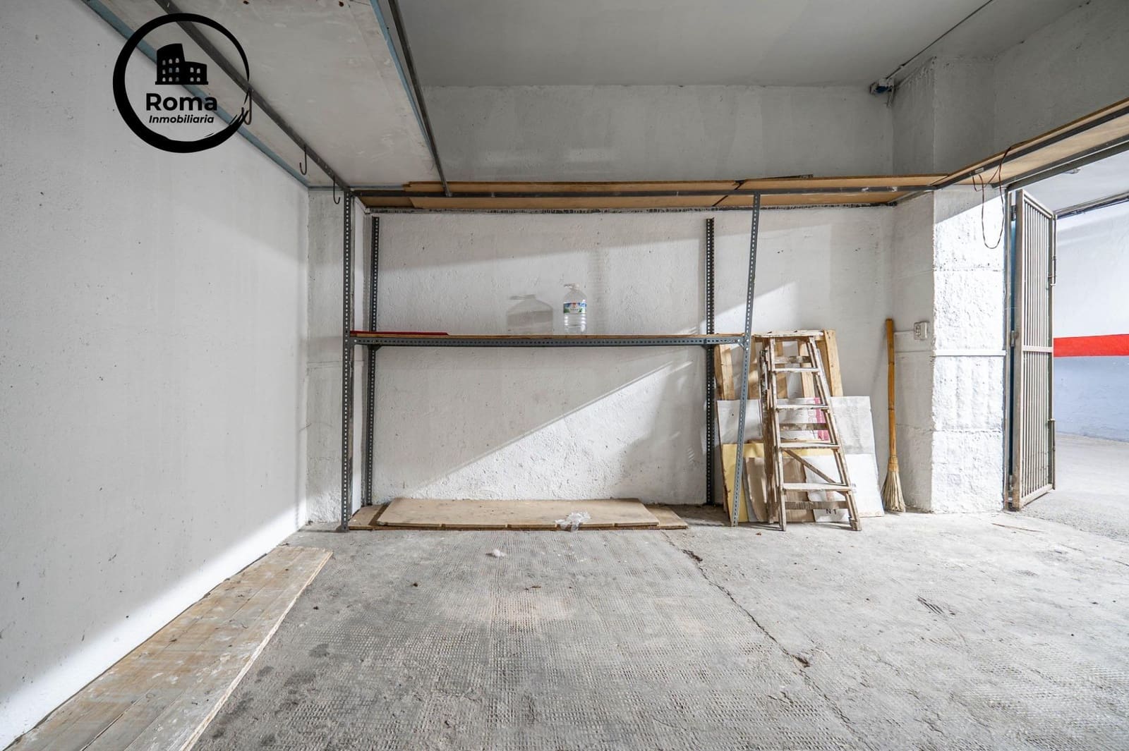 Garage til salg i Granada by - € 35.000 (Ref: 9615987)