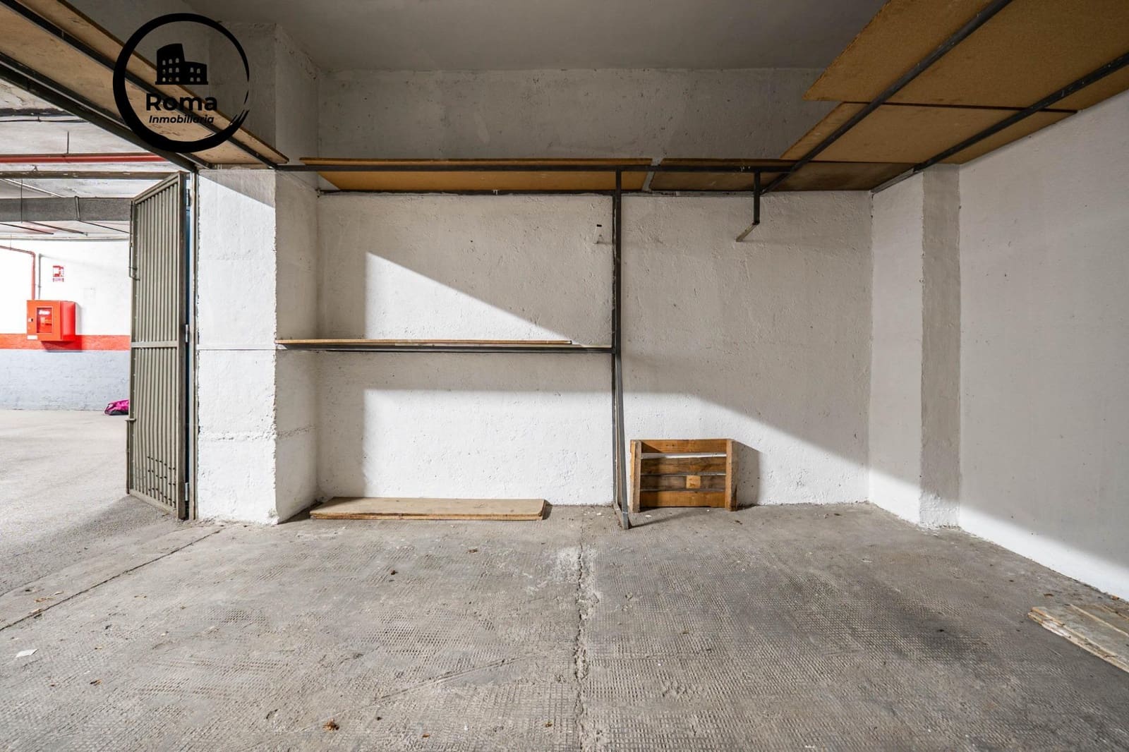 Garage til salg i Granada by - € 35.000 (Ref: 9615987)