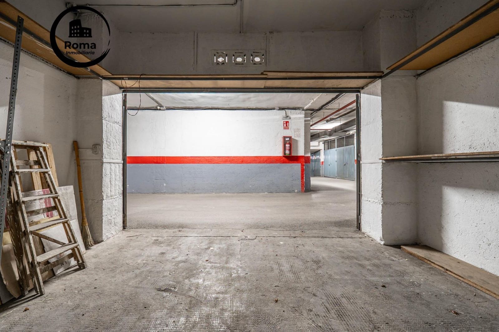 Garage til salg i Granada by - € 35.000 (Ref: 9615987)