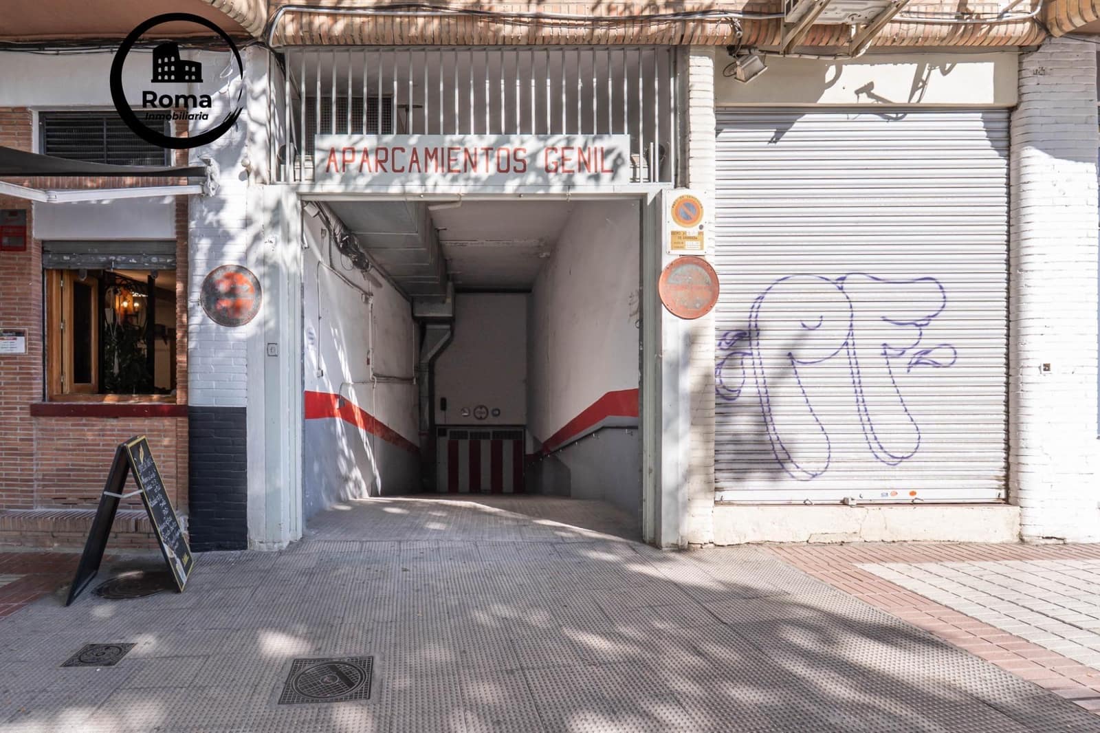 Garage til salg i Granada by - € 35.000 (Ref: 9615987)