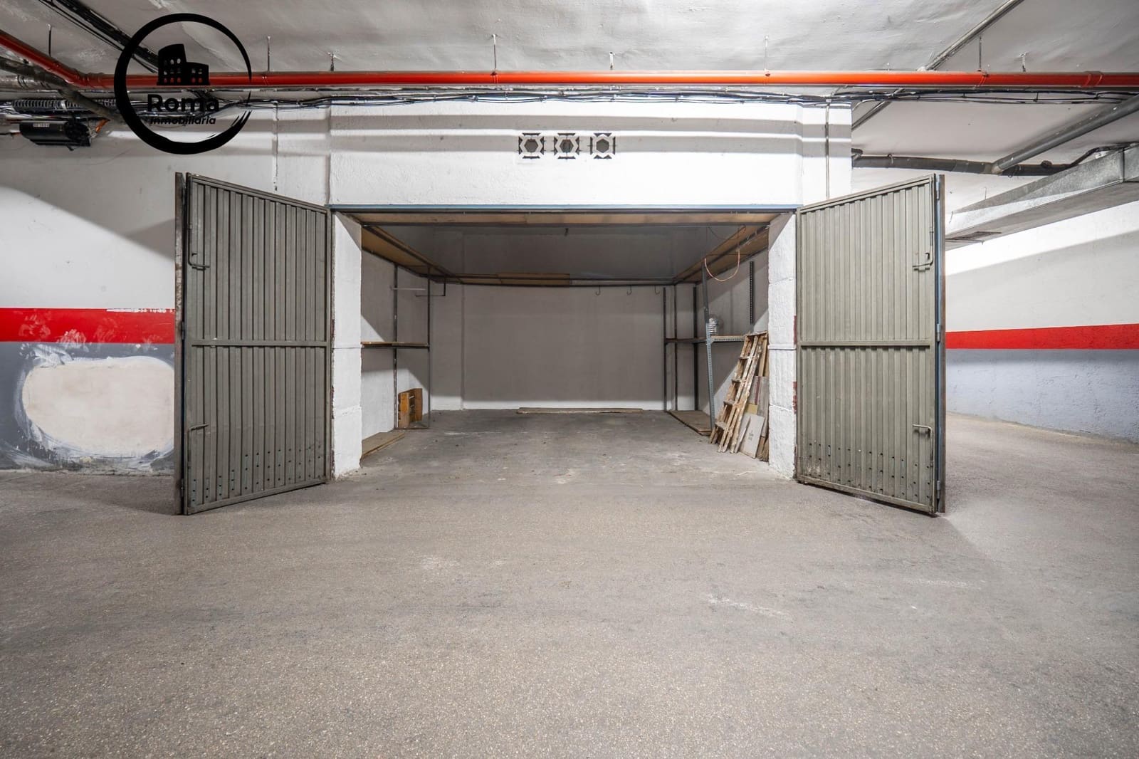 Garage til salg i Granada by - € 35.000 (Ref: 9615987)