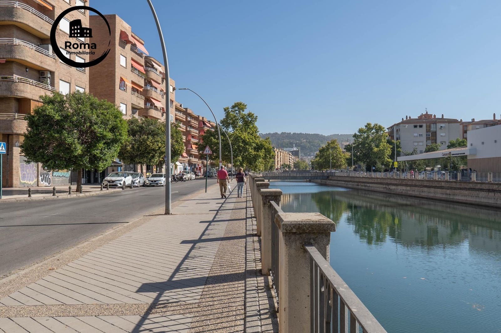 Garage til salg i Granada by - € 35.000 (Ref: 9615987)