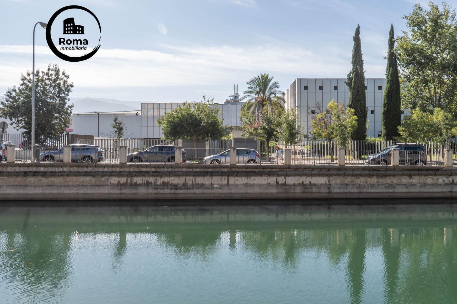 Garage til salg i Granada by - € 35.000 (Ref: 9615987)