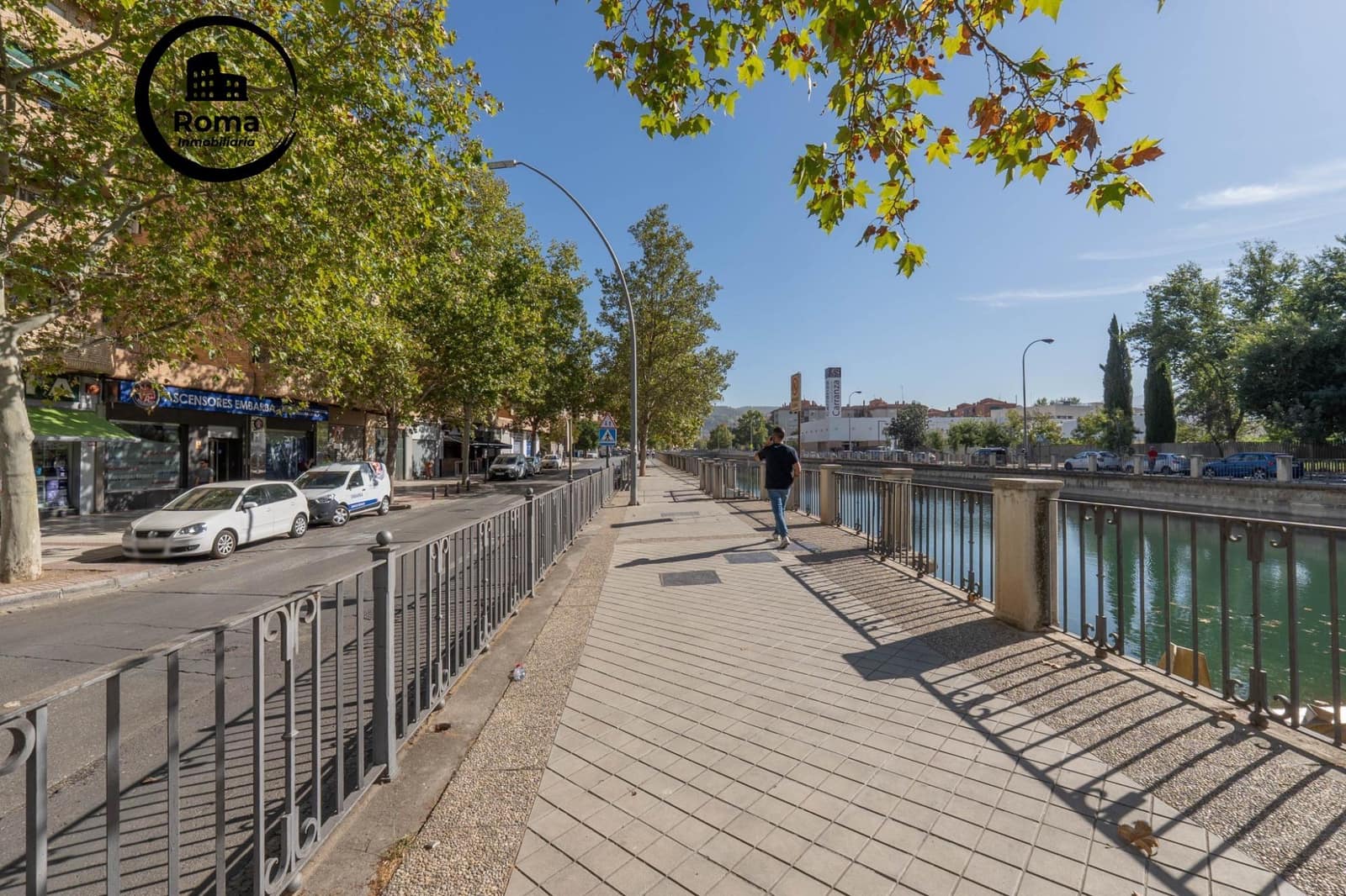 Garage til salg i Granada by - € 35.000 (Ref: 9615987)