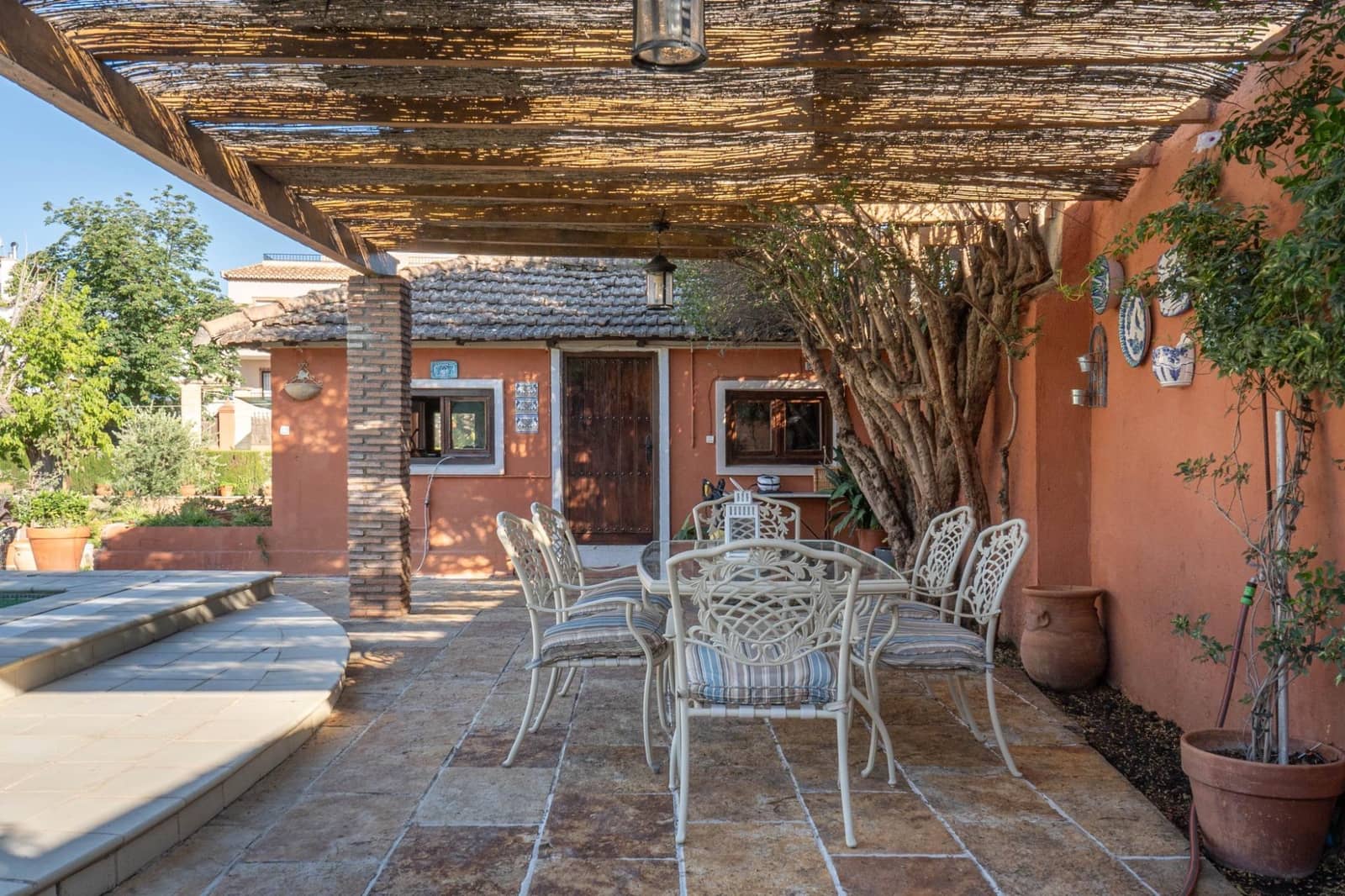 5 bedroom Villa for sale in Ogijares with pool - € 725,000 (Ref: 9615988)