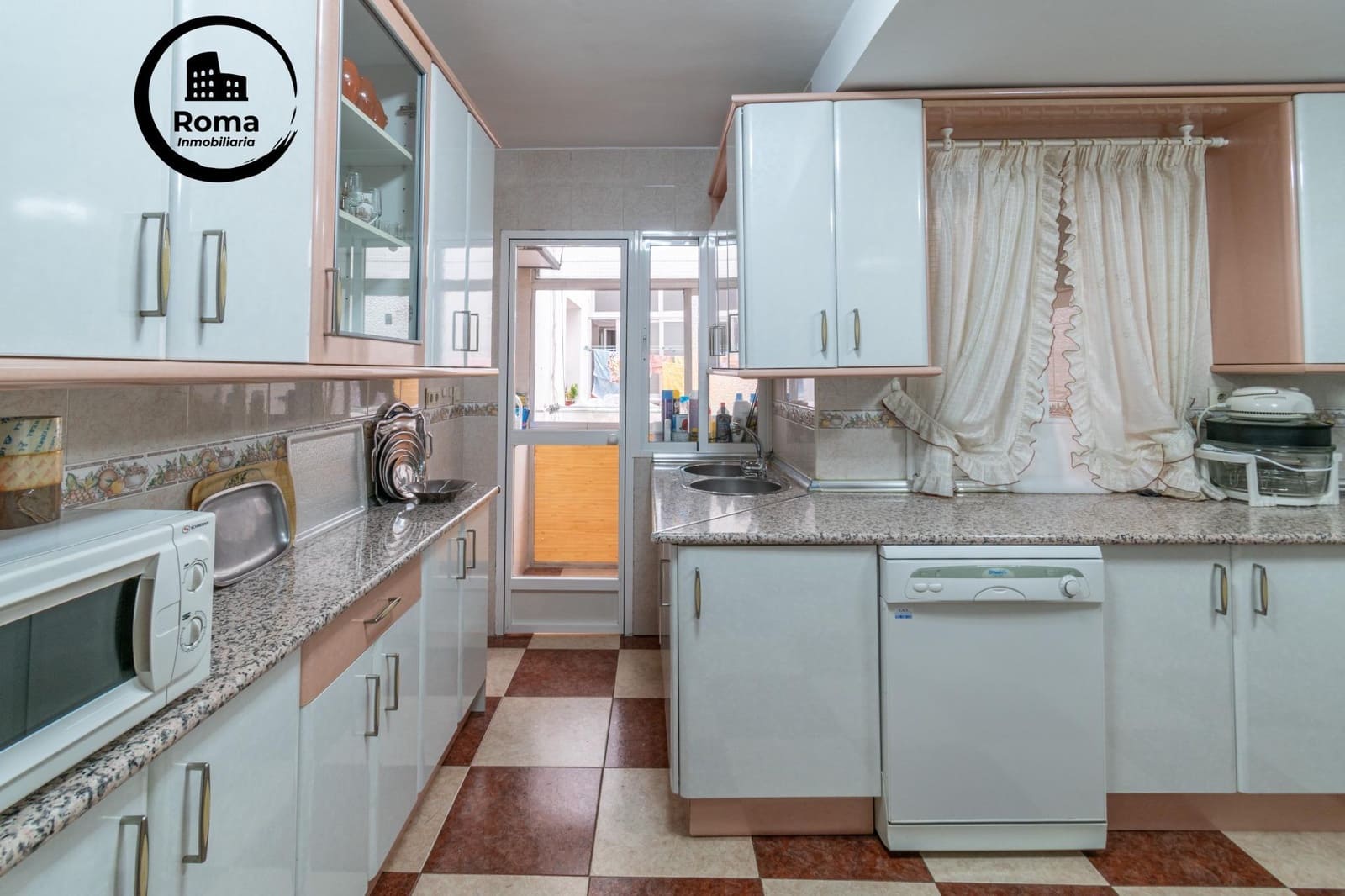 3 Zimmer Wohnung zu verkaufen in Granada Stadt - 305.000 € (Ref: 9615992)