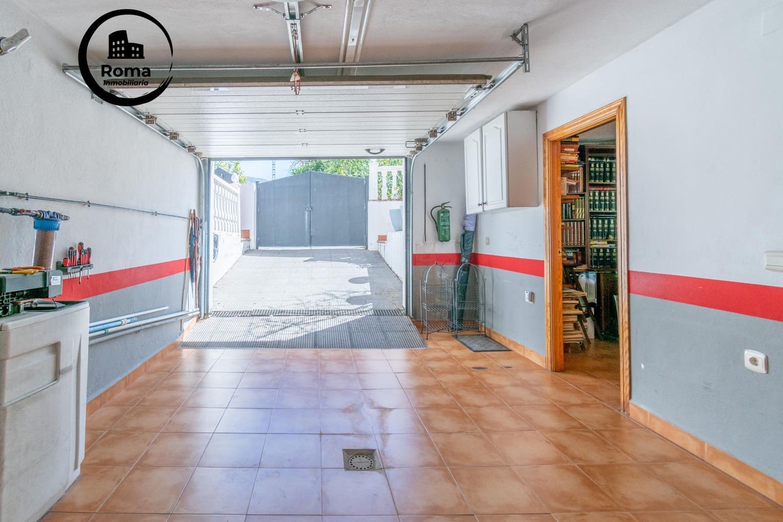 4 sovrum Villa till salu i La Zubia med pool garage - 395 000 € (Ref: 9615993)