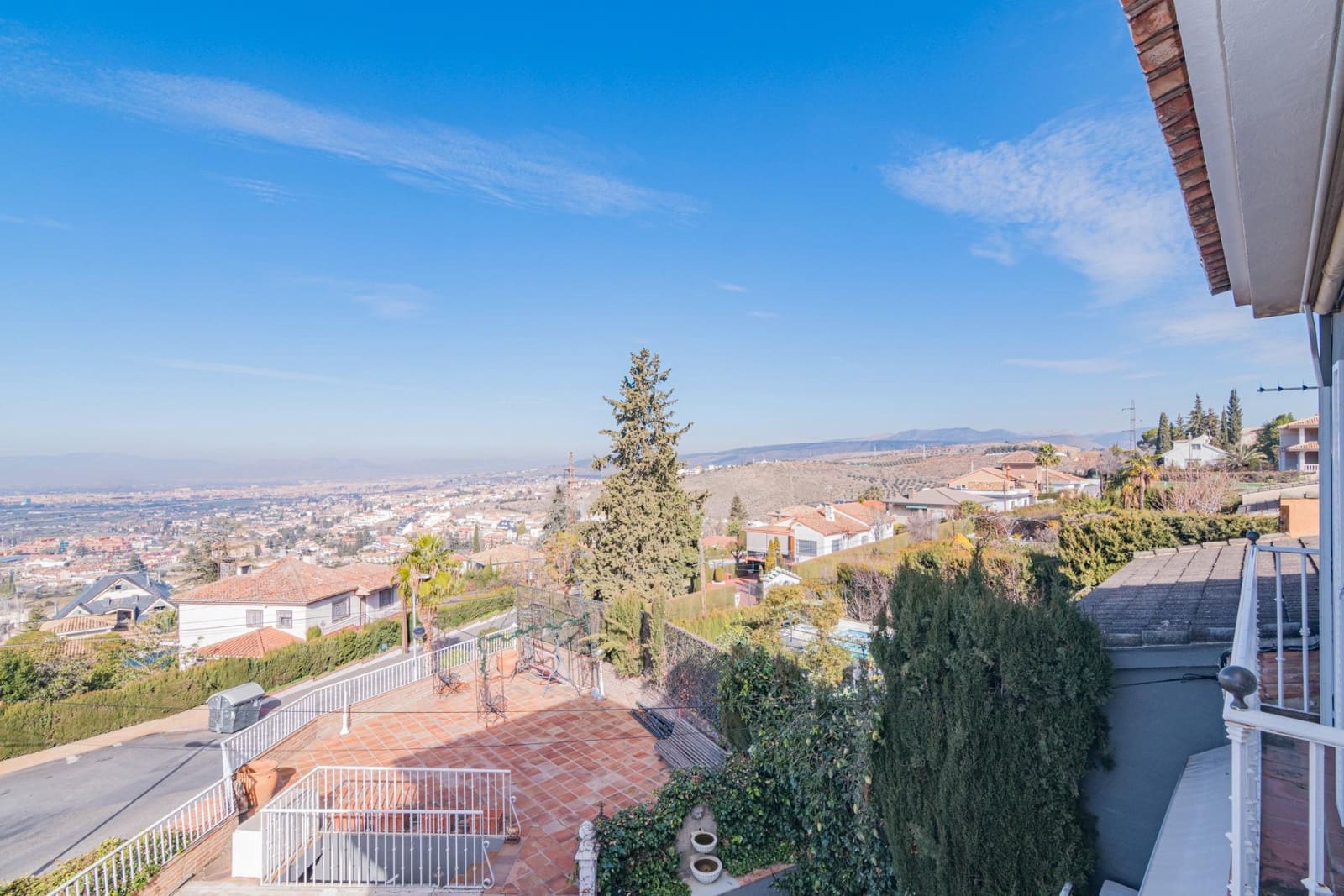 5 bedroom Villa for sale in Monachil with pool garage - € 399,000 (Ref: 9615997)