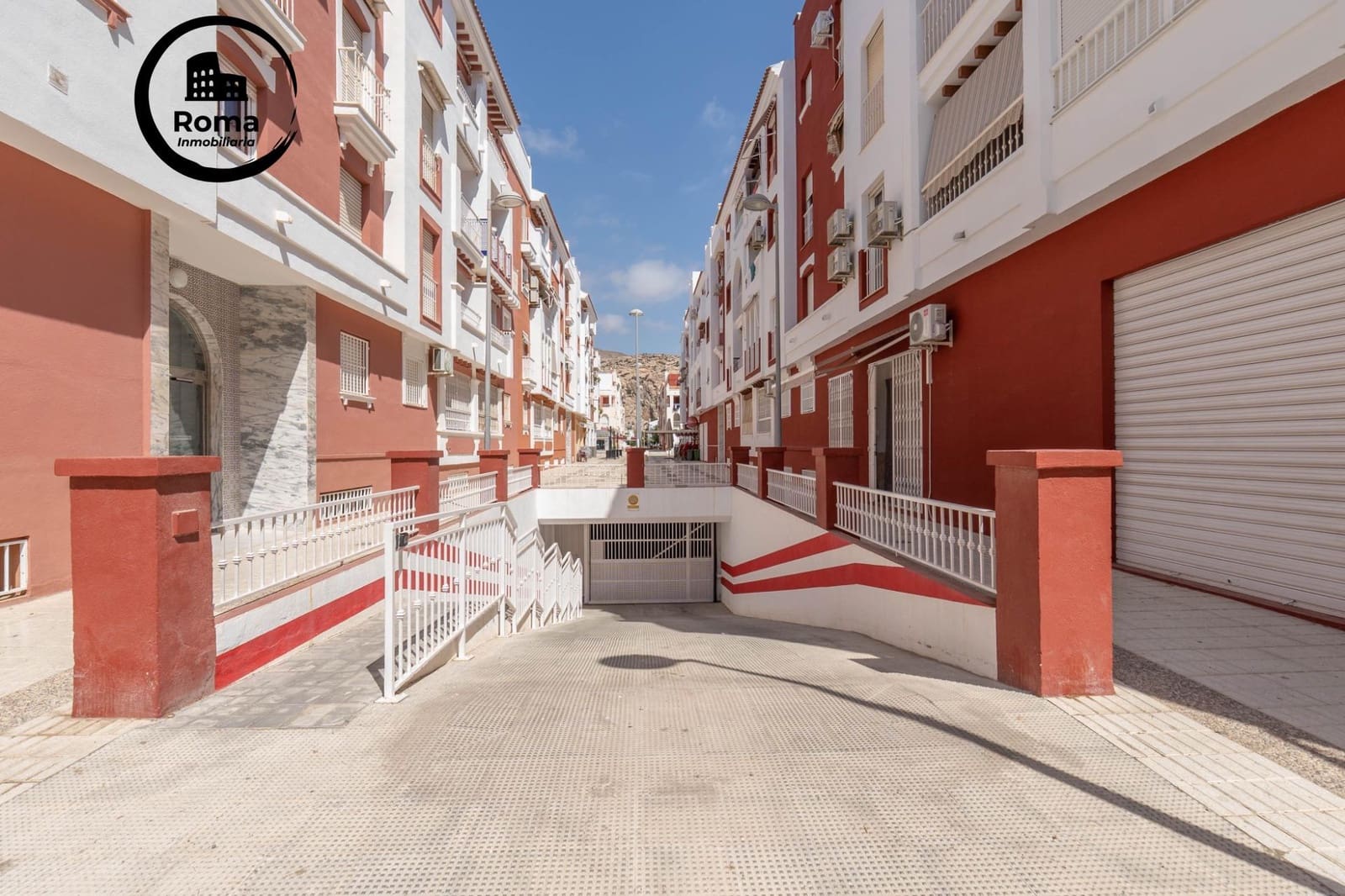 2 soveværelse Lejlighed til salg i Calahonda med garage - € 175.000 (Ref: 9615998)