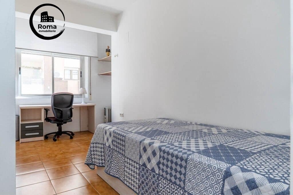 Piso de 4 habitaciones en Granada ciudad en venta - 265.000 € (Ref: 9615999)