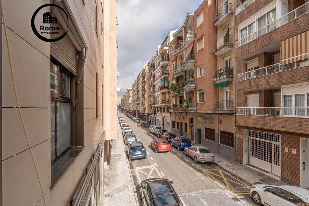 Piso de 4 habitaciones en Granada ciudad en venta - 265.000 € (Ref: 9615999)