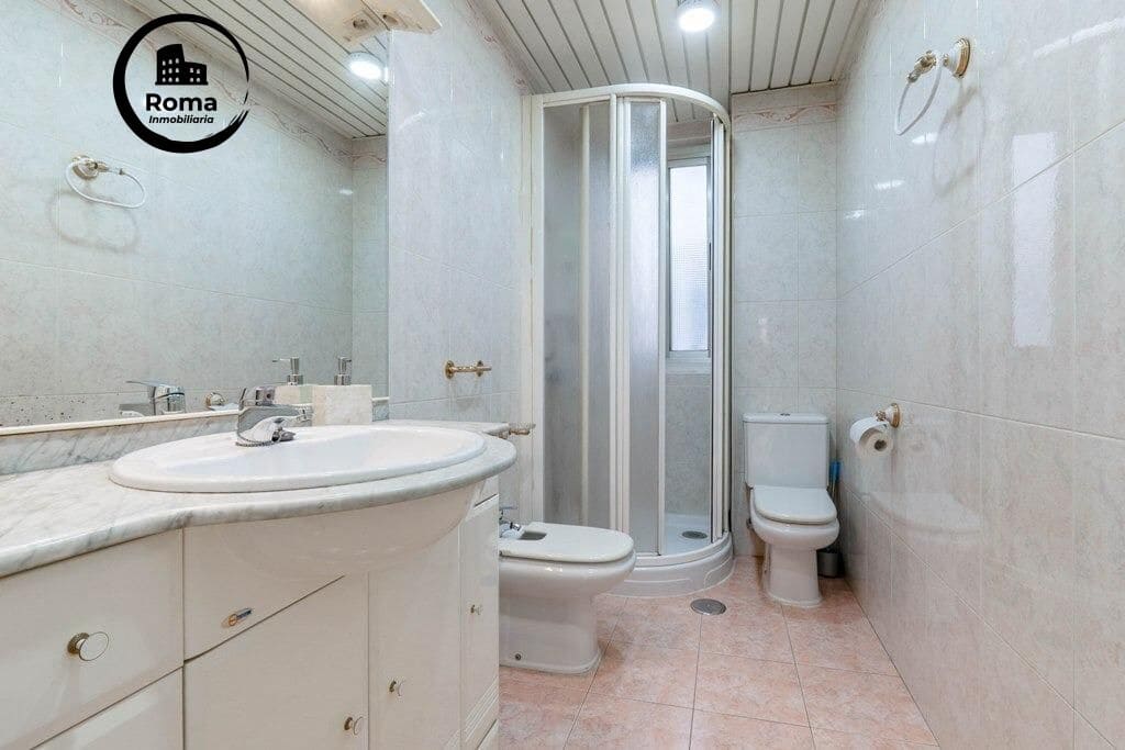 Piso de 4 habitaciones en Granada ciudad en venta - 265.000 € (Ref: 9615999)