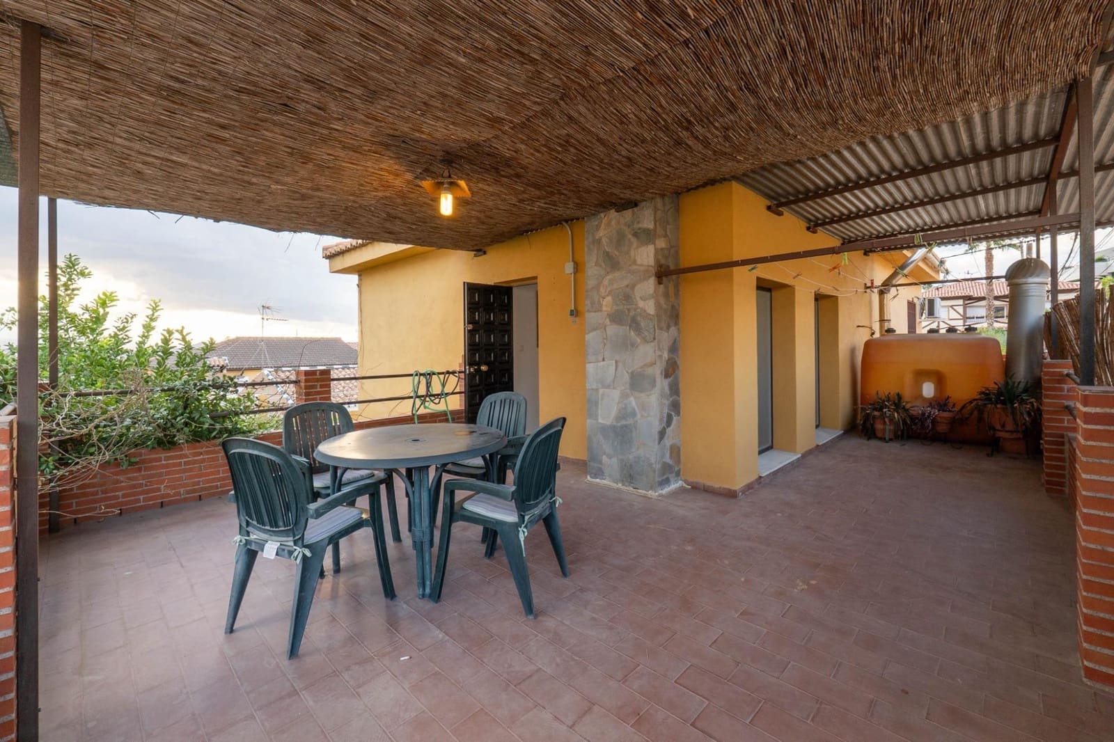 4 bedroom Semi-detached Villa for sale in Huetor Vega with pool - € 315,000 (Ref: 9616006)