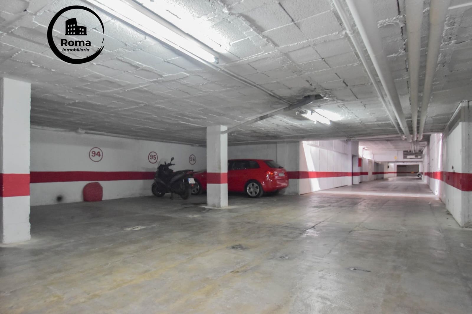 Garage til salg i Granada by - € 6.000 (Ref: 9619423)