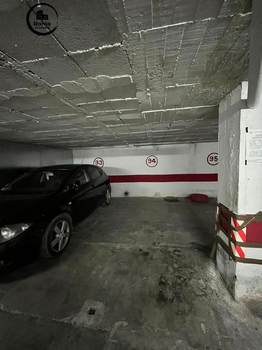 Garage til salg i Granada by - € 6.000 (Ref: 9619423)
