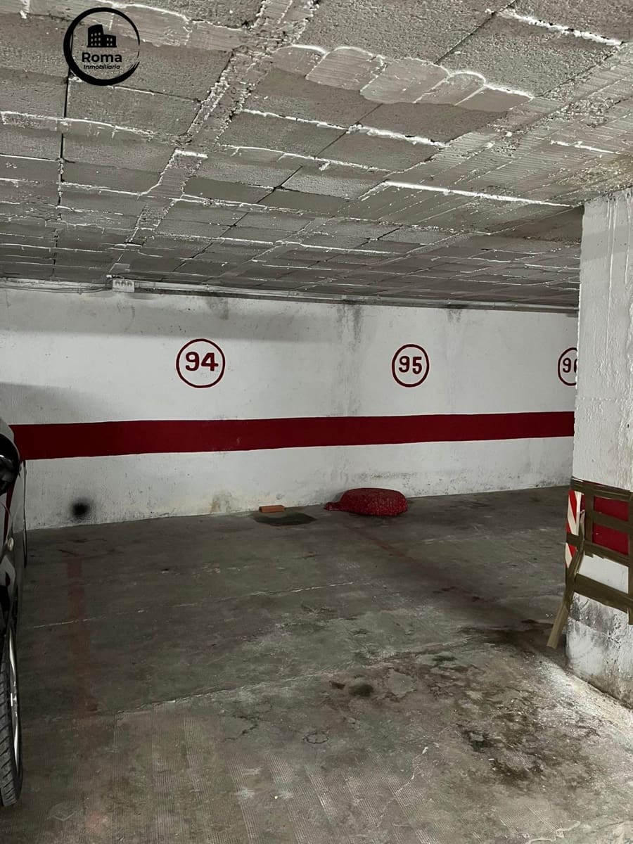 Garage til salg i Granada by - € 6.000 (Ref: 9619423)