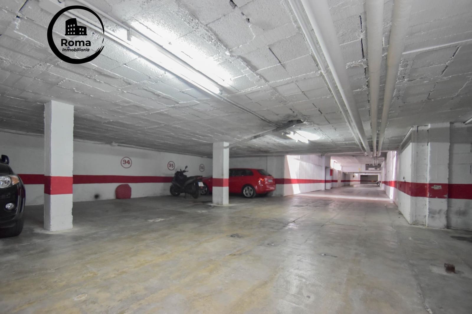 Garage til salg i Granada by - € 6.000 (Ref: 9619423)