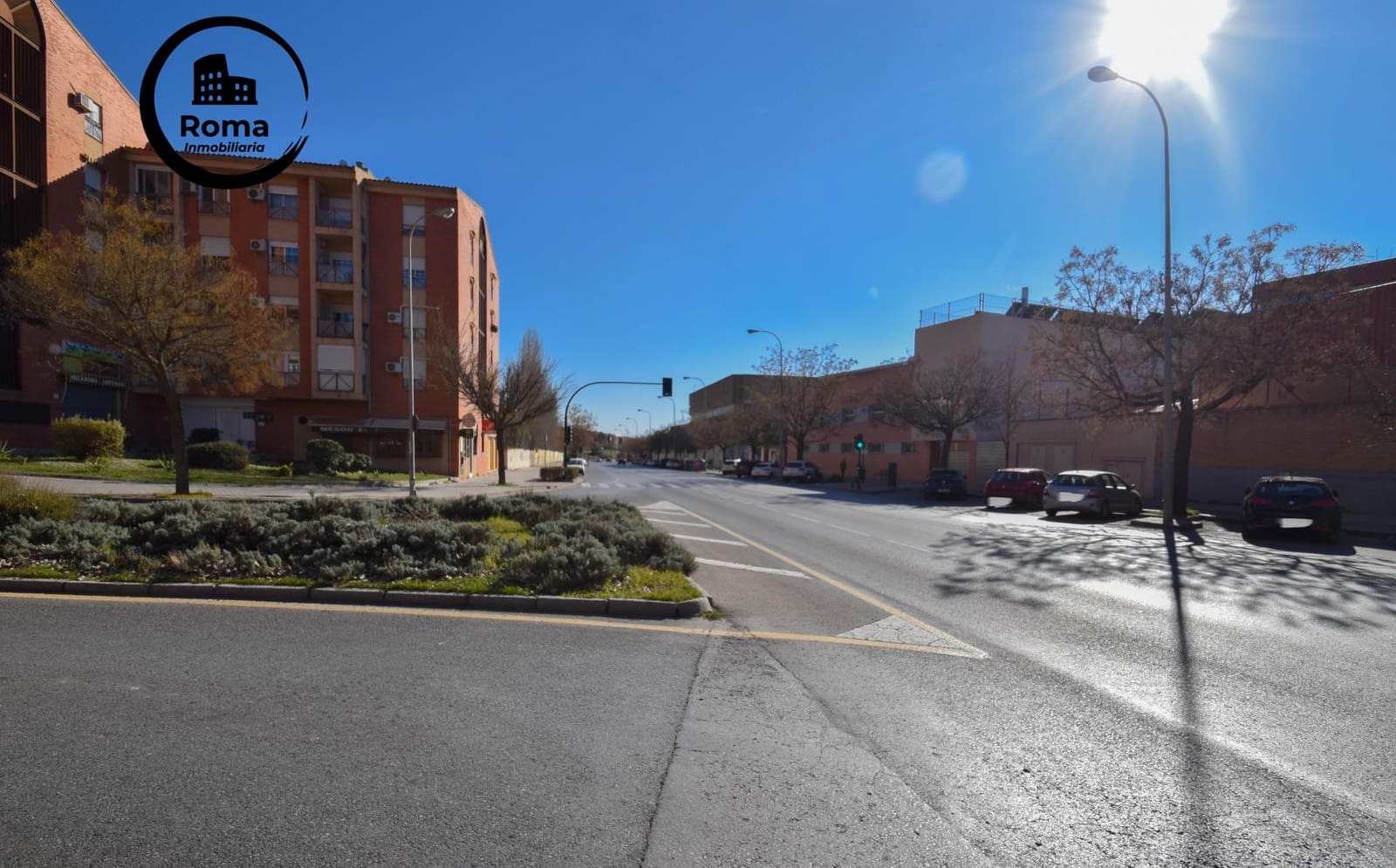 Garage til salg i Granada by - € 6.000 (Ref: 9619423)