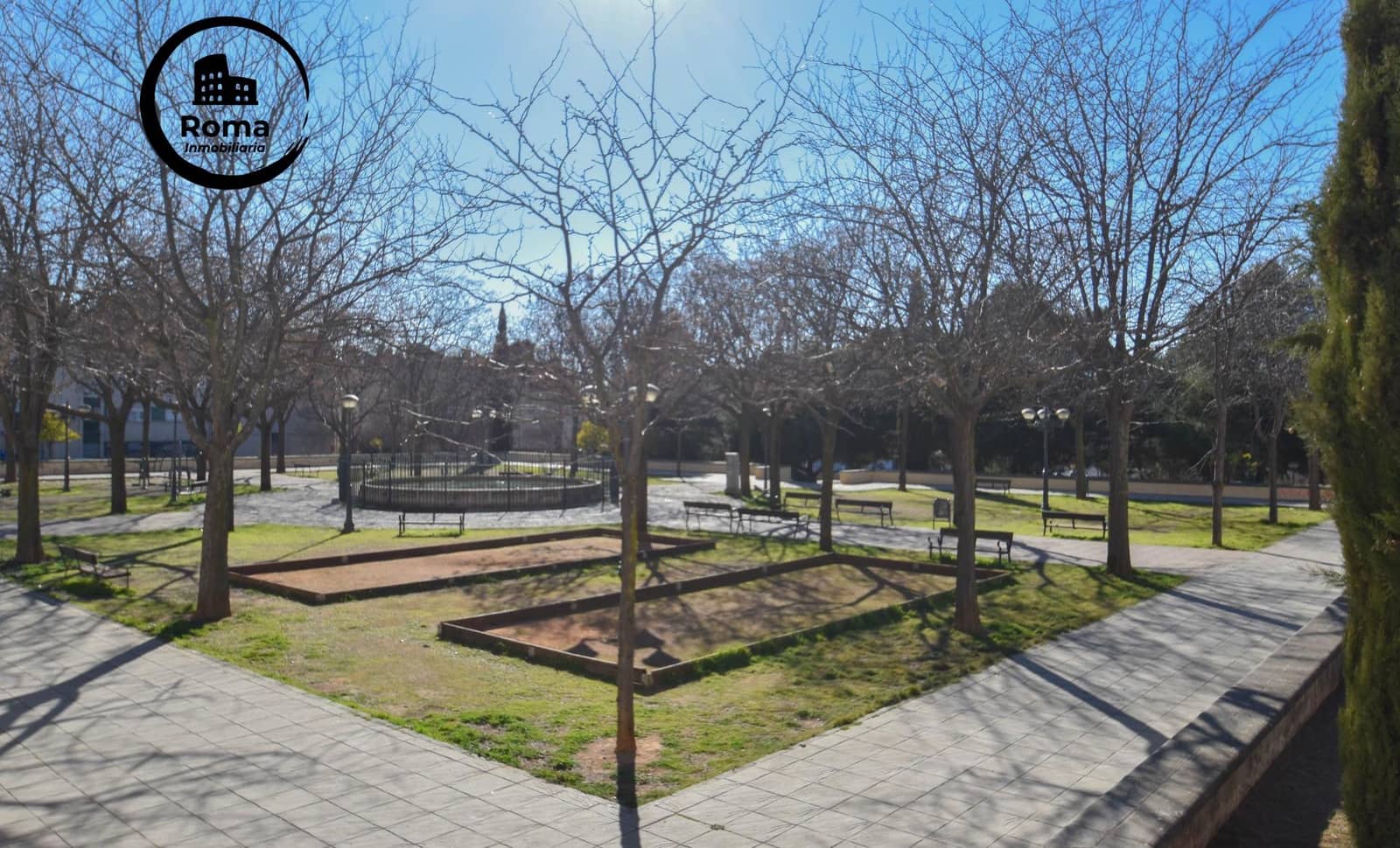 Garage til salg i Granada by - € 6.000 (Ref: 9619423)