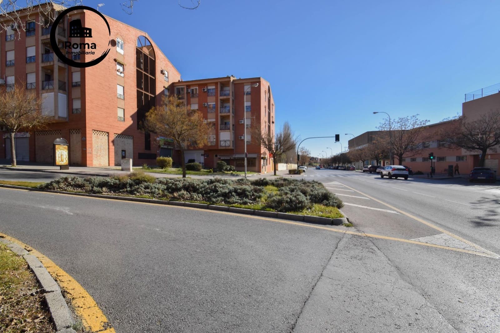 Garage til salg i Granada by - € 6.000 (Ref: 9619423)