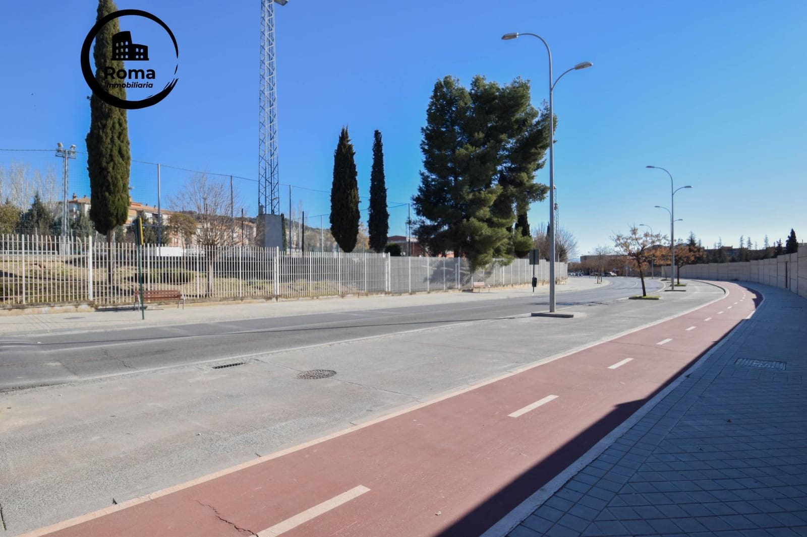Garage til salg i Granada by - € 6.000 (Ref: 9619423)