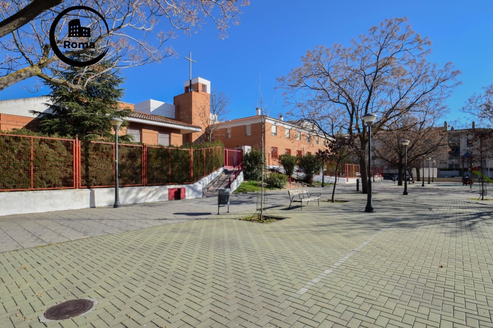 Garage til salg i Granada by - € 6.000 (Ref: 9619423)