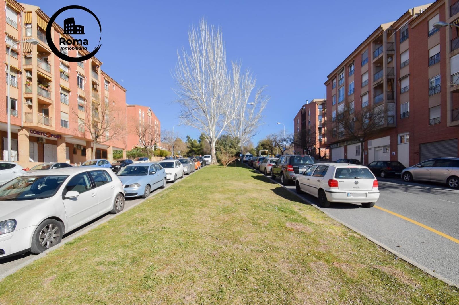 Garage til salg i Granada by - € 6.000 (Ref: 9619423)