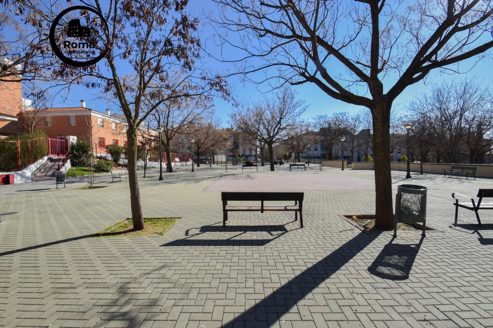 Garage til salg i Granada by - € 6.000 (Ref: 9619423)