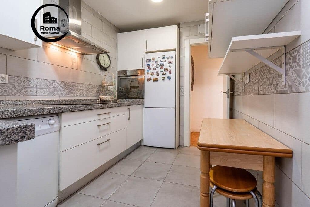 4 bedroom Flat for sale in Granada city - € 265,000 (Ref: 9619427)