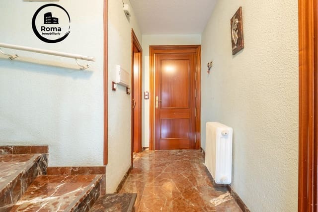 Adosado de 3 habitaciones en Granada ciudad en venta con piscina garaje - 282.000 € (Ref: 9625822)