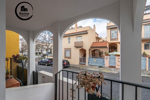 Adosado de 3 habitaciones en Granada ciudad en venta con piscina garaje - 282.000 € (Ref: 9625822)