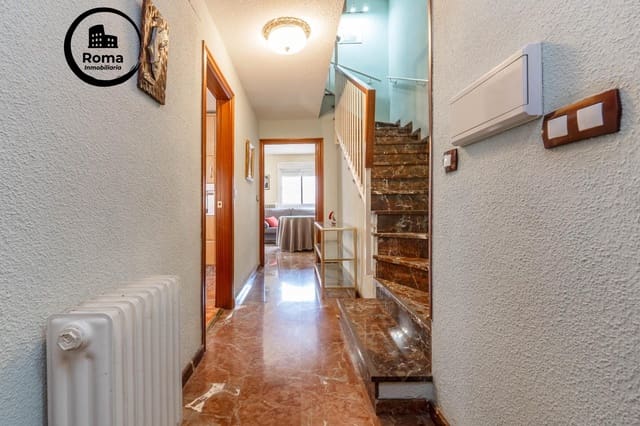 Adosado de 3 habitaciones en Granada ciudad en venta con piscina garaje - 282.000 € (Ref: 9625822)