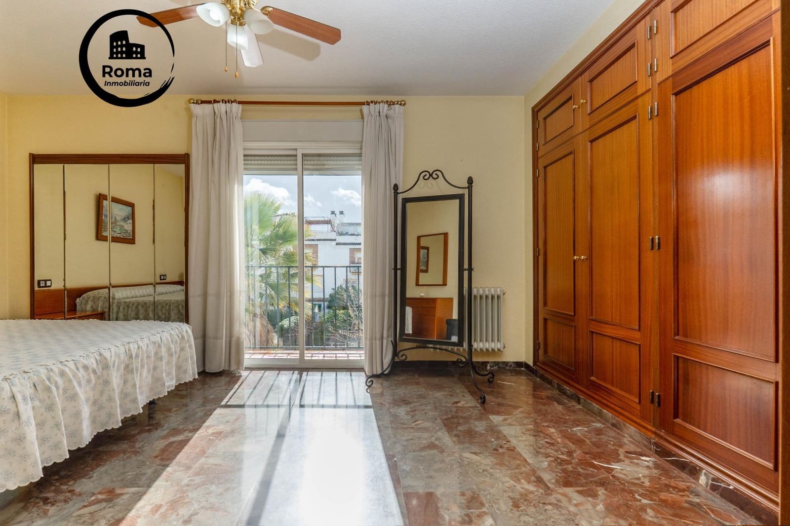 Adosado de 3 habitaciones en Granada ciudad en venta con piscina garaje - 282.000 € (Ref: 9625822)