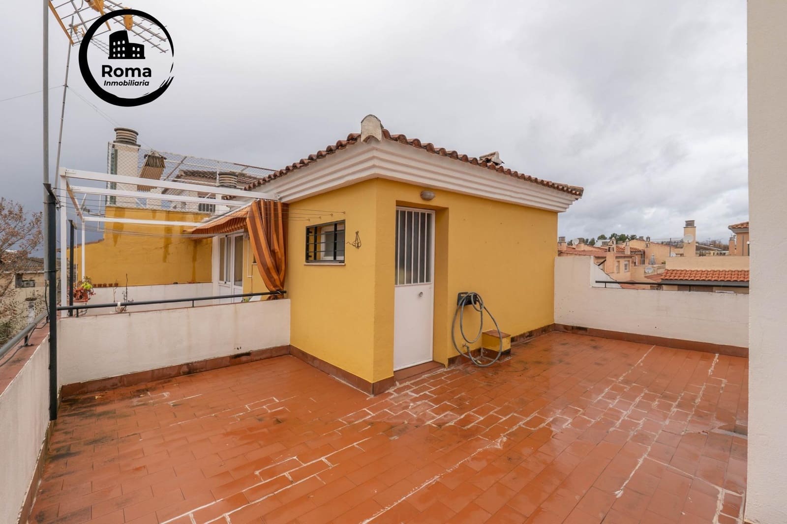 Adosado de 3 habitaciones en Granada ciudad en venta con piscina garaje - 282.000 € (Ref: 9625822)