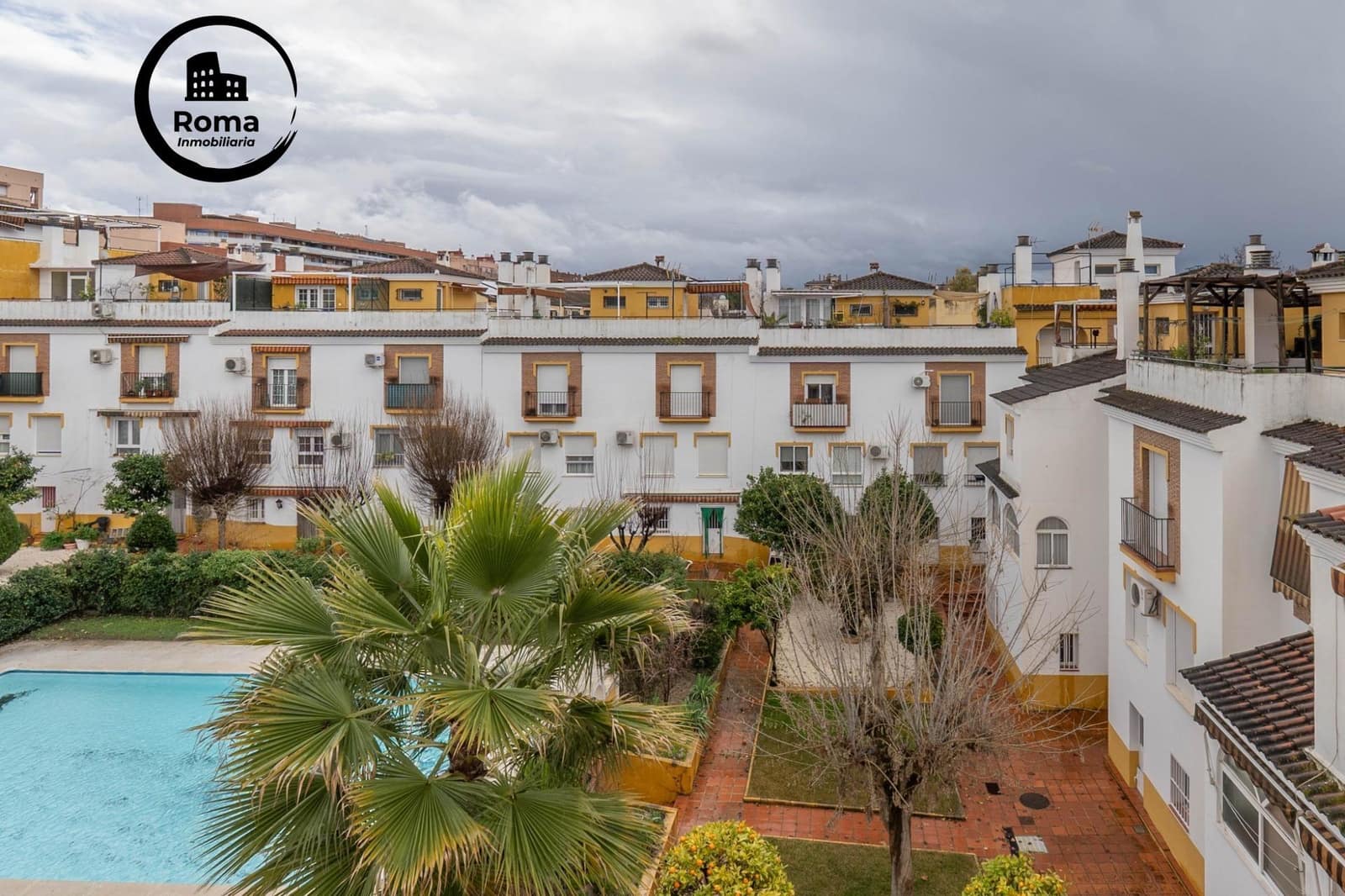 Adosado de 3 habitaciones en Granada ciudad en venta con piscina garaje - 282.000 € (Ref: 9625822)