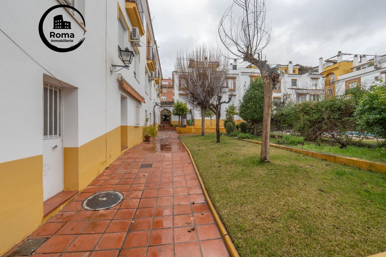 Adosado de 3 habitaciones en Granada ciudad en venta con piscina garaje - 282.000 € (Ref: 9625822)