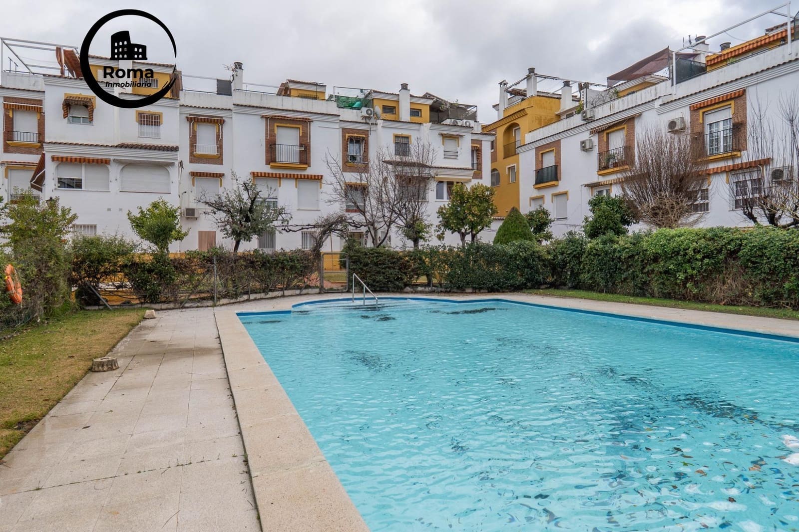 Adosado de 3 habitaciones en Granada ciudad en venta con piscina garaje - 282.000 € (Ref: 9625822)