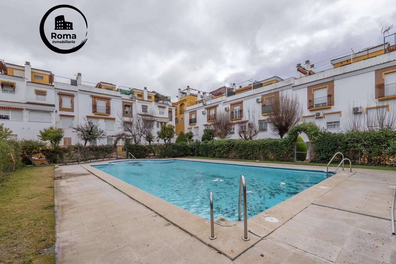 Adosado de 3 habitaciones en Granada ciudad en venta con piscina garaje - 282.000 € (Ref: 9625822)