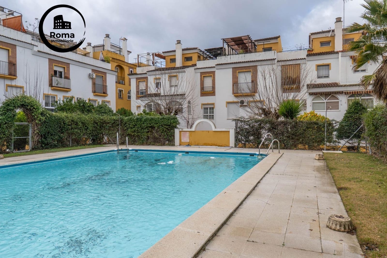 Adosado de 3 habitaciones en Granada ciudad en venta con piscina garaje - 282.000 € (Ref: 9625822)
