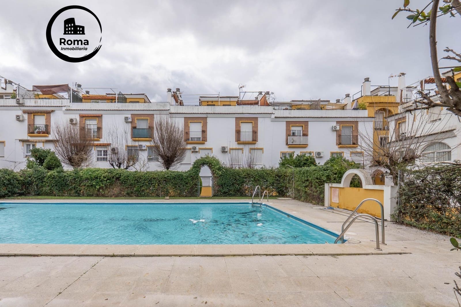 Adosado de 3 habitaciones en Granada ciudad en venta con piscina garaje - 282.000 € (Ref: 9625822)